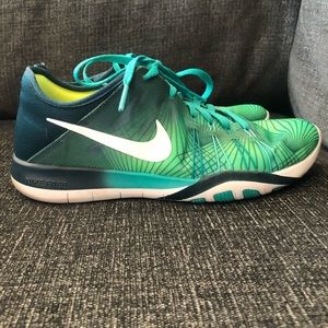Nike Free TR6